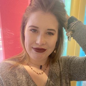 Meet your Posher, Kelly